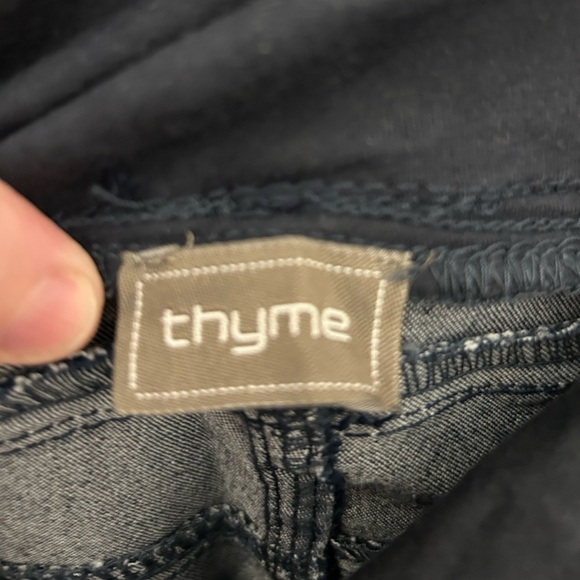 Thyme Maternity Dark Floral Jeans/Leggings, Sz XL - Picture 6 of 7